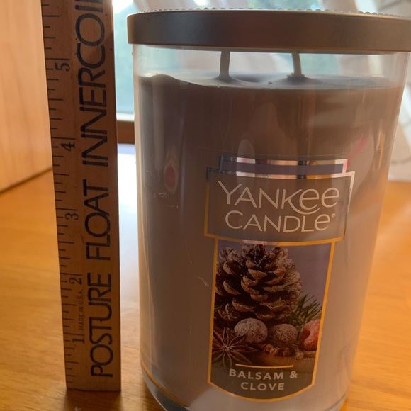 NEW Yankee Candle 22 Oz pillar jar candle in Balsam and Clove